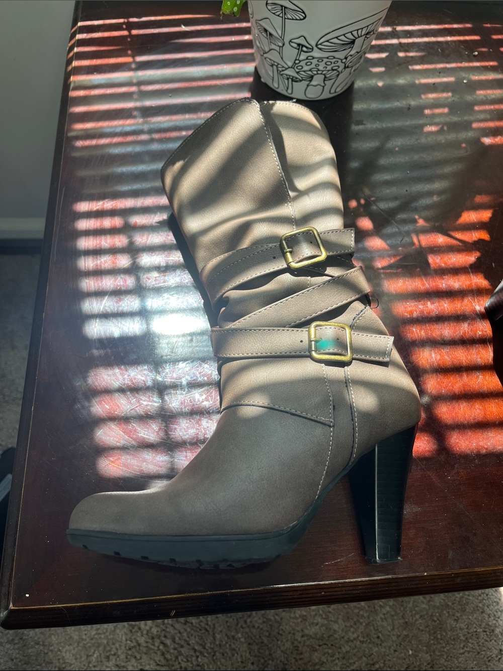 Faux Leather boots 5.5 M